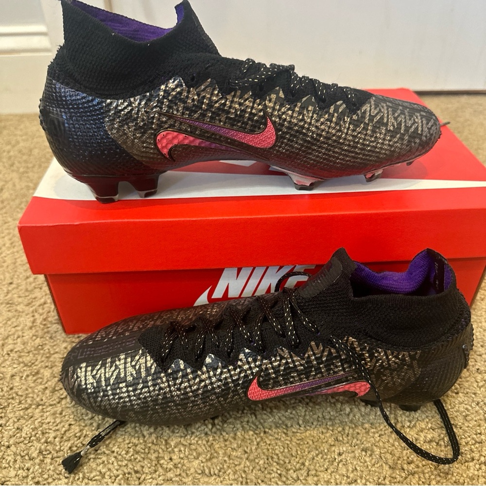 Elevate your game with these Nike Kylian Mbappé x Mercurial Superfly 7 Elite FG